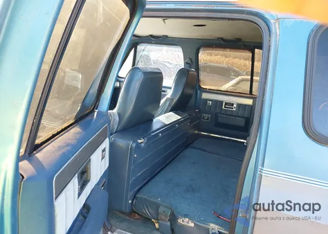 1988 Chevrolet Suburban R20 from USA, damaged, VIN 1GNGR26NXJF113866